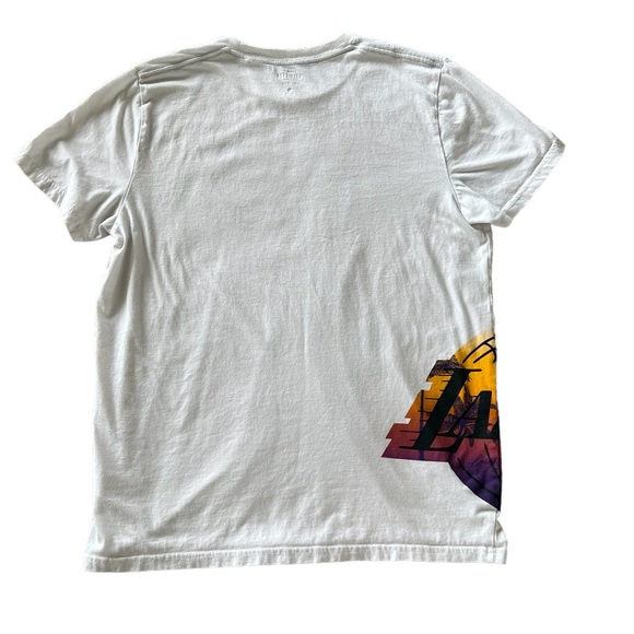 Hollister Los Angeles Lakers Collab Graphic Tee - Picture 2 of 3
